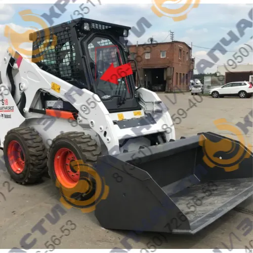 Стекло боковое 7003481 левое без выреза под форточку мини-погрузчика Bobcat Earthforce S18, S16 закаленное