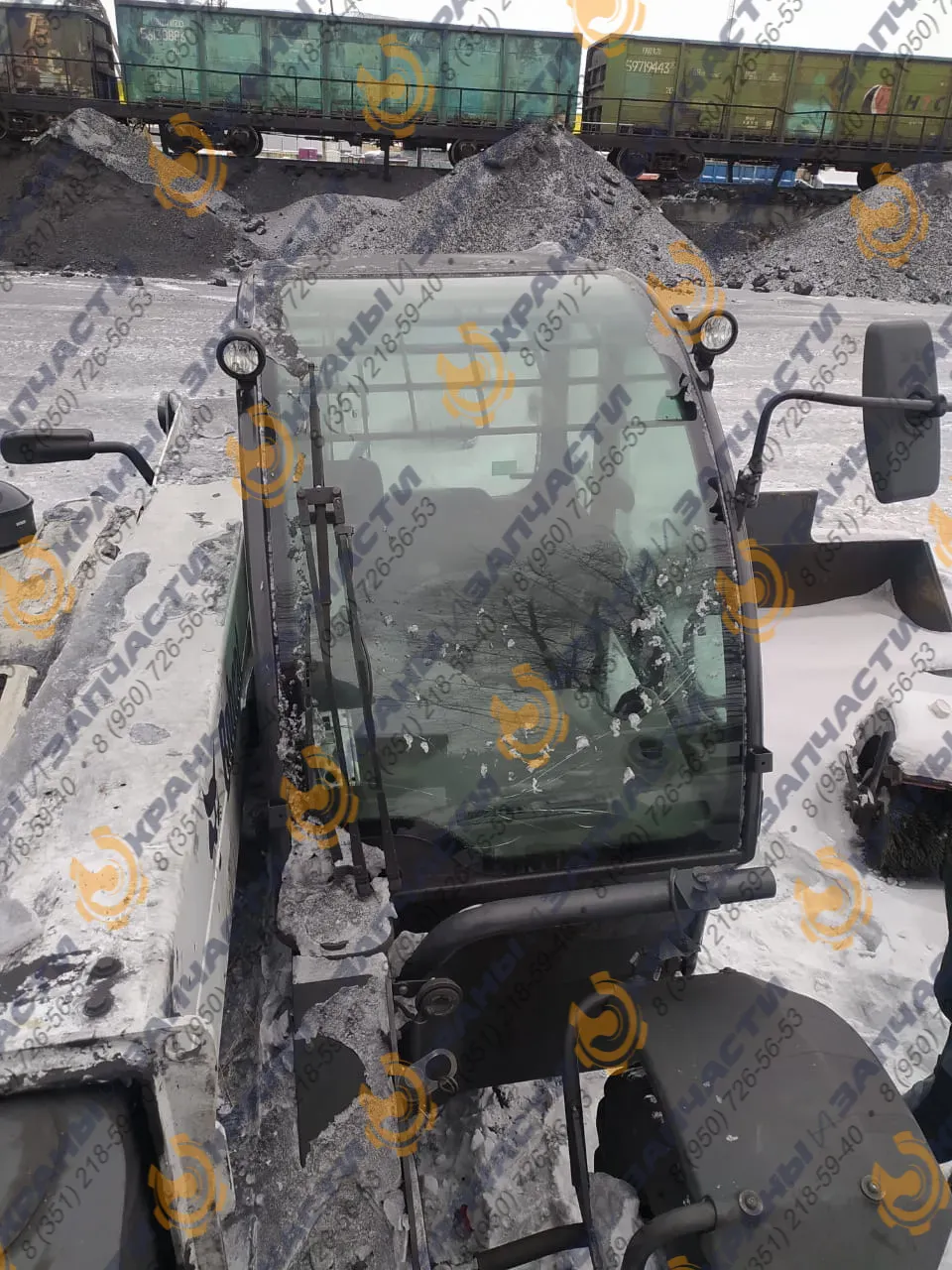 Стекло дверное левое нижнее (закаленное) для погрузчика телескопического Bobcat TL360, TL470