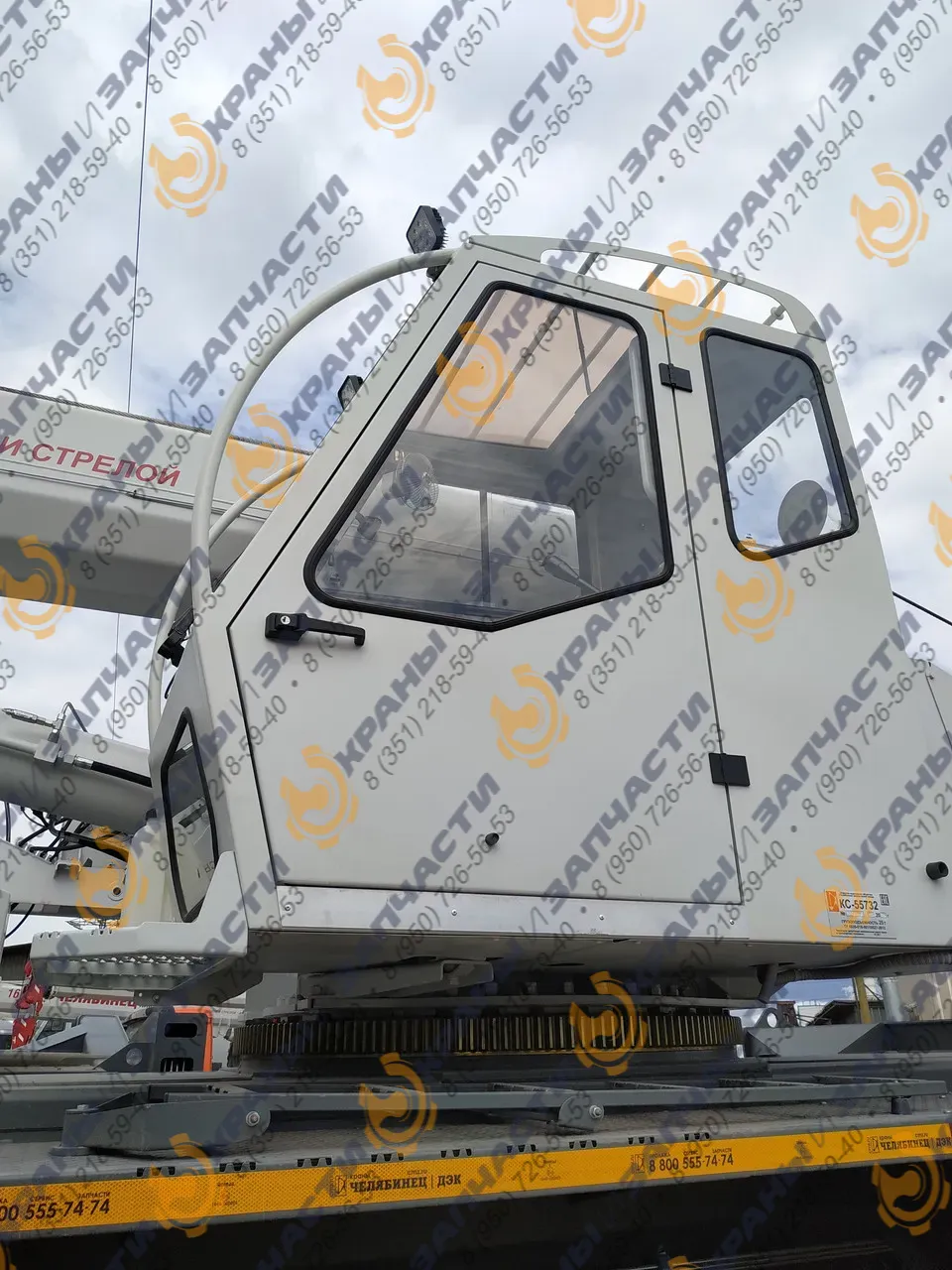 Стекло левое триплекс (косынка) 708х396 для кабины СВЭЧЕЛ автокрана Челябинец