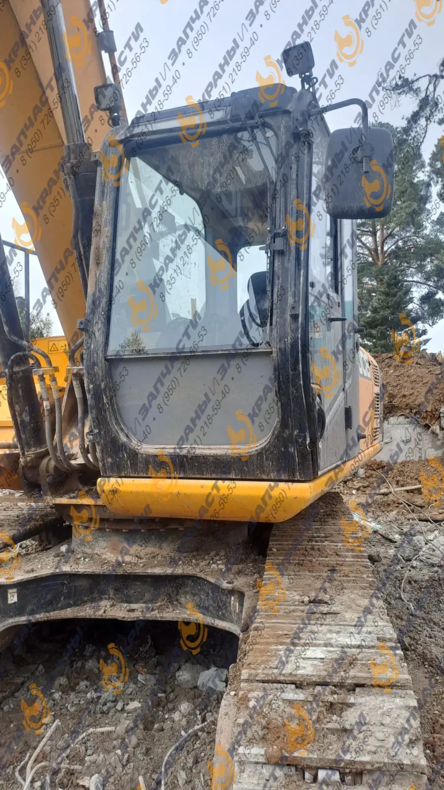 Стекло кузовное заднее левое Индия (закаленное) для экскаватора гусеничного JCB JS205l c 2017