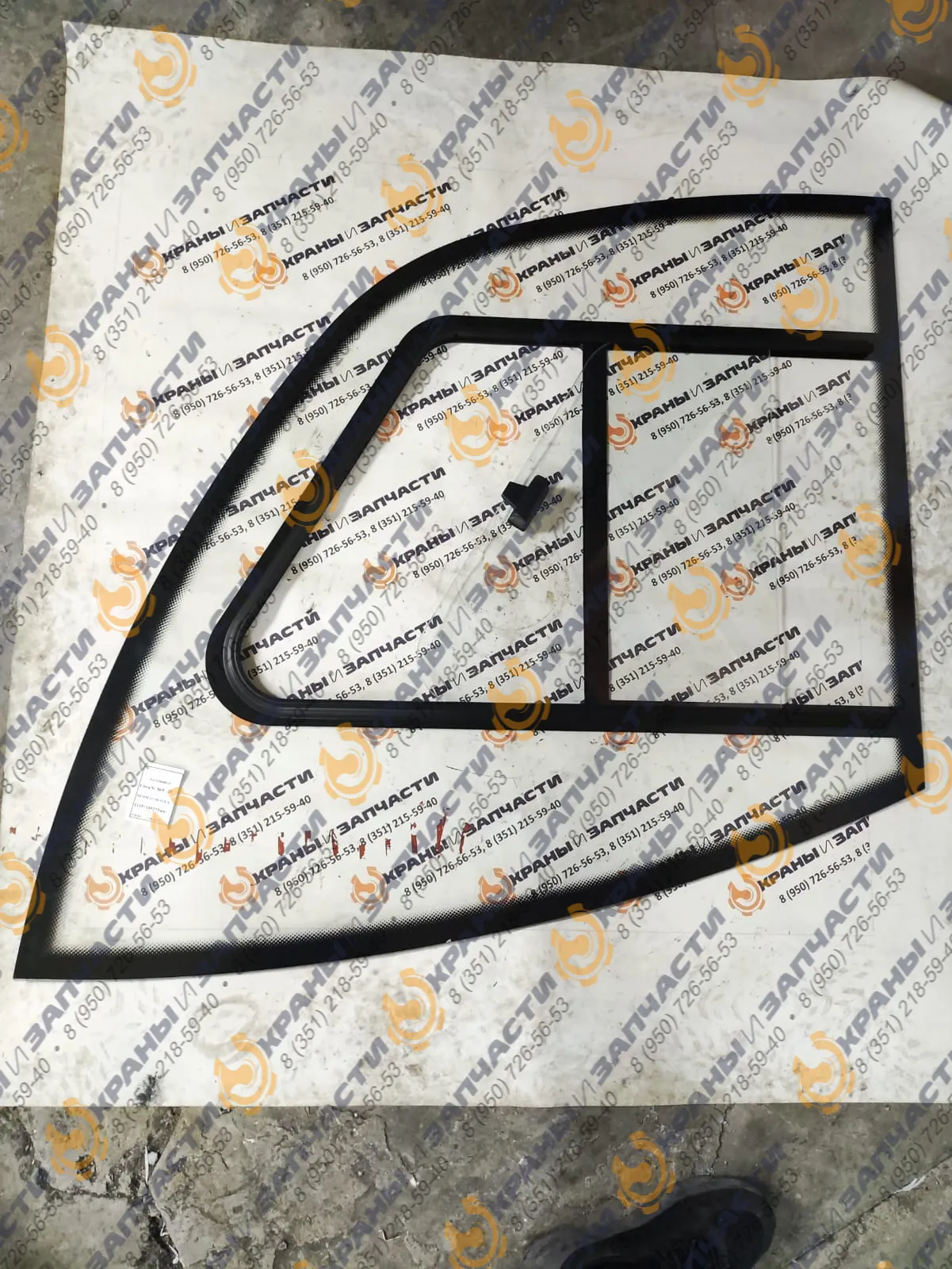 Стекло боковое с форточкой МСИМ 32.700.023СБ 1115х1052 автокрана Ивановец КС-35714, КС-35715, КС-45714, КС-45717, АК-25, КС-54711, КС-54712, КС-55711, КС-55717, КС-6476, КС-6478 новая кабина У2.60.52.000