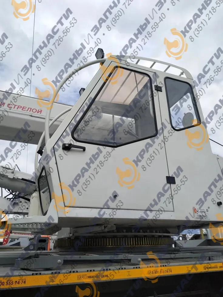 Стекло верхнее триплекс (люк) 700х564 для кабины СВЭЧЕЛ автокрана Челябинец