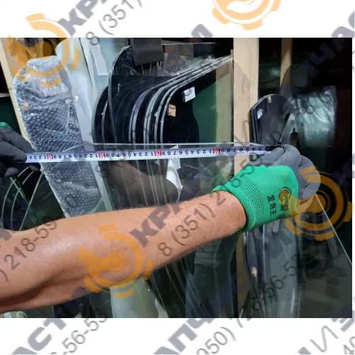 Стекло лобовое T312628 1155х450/ 1135х402, 11/9 отв. 2018 г. John Deere 312GR–328D